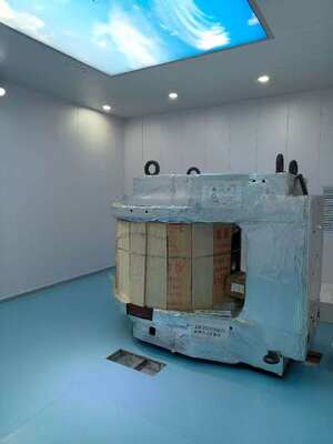 Harga yang bagus Ruang Pelindung RF Frekuensi Pusat Nominal 50Hz dengan Redaman 100dB dan Ukuran Ruang yang Dapat Disesuaikan untuk Sangkar Faraday MRI on line