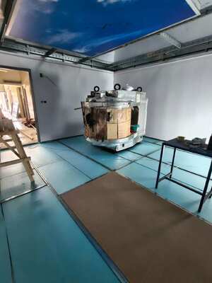 Harga yang bagus Ruang Pelindung RF dengan Jendela Kaca Pelindung RF Lapisan Multi-layer dan Sistem Ventilasi AC untuk Efektivitas Pelindung 100dB on line